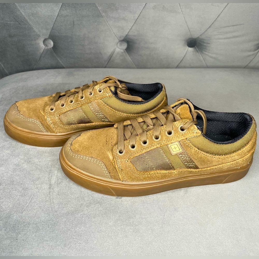 5.11 Men’s Norris Low Sneakers in Dark Coyote Size 5